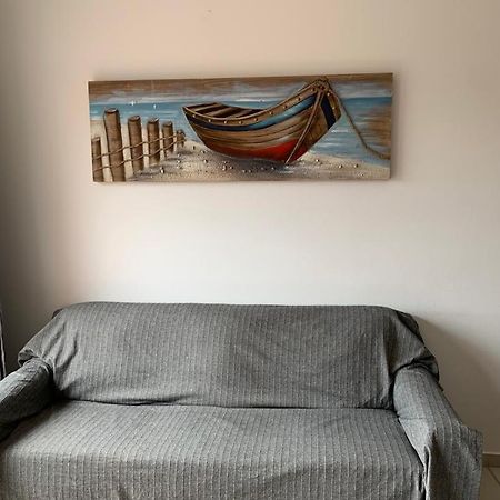 Comfortable 2 Bedroom Apartment In Popular Limnaria Gardens Paphos Bagian luar foto