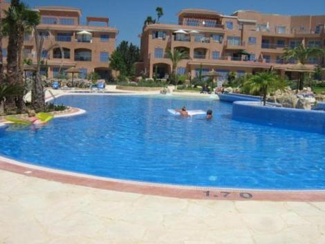 Comfortable 2 Bedroom Apartment In Popular Limnaria Gardens Paphos Bagian luar foto